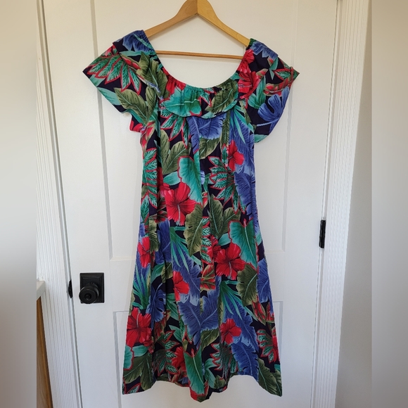 Vintage Hilo Hattie Hawaiian Dress ~ Medium - Picture 2 of 6